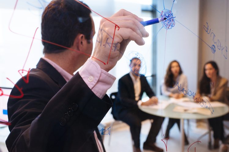 Reunión de trabajo equipo topminds